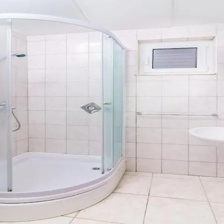 Lumbarda Resort Apartments شقة