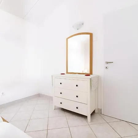 شقة Lumbarda Resort Apartments *