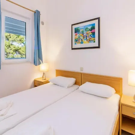 Lumbarda Resort Apartments لومباردا