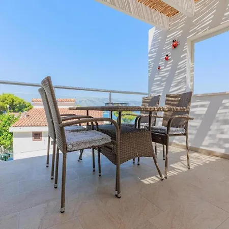 Lumbarda Resort Apartments * لومباردا
