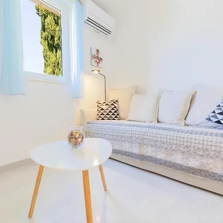 Lumbarda Resort Apartments شقة لومباردا