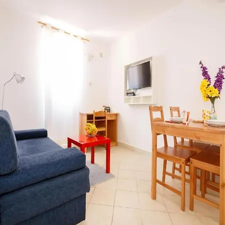 Lumbarda Resort Apartments *