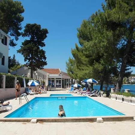 شقة Lumbarda Resort Apartments
