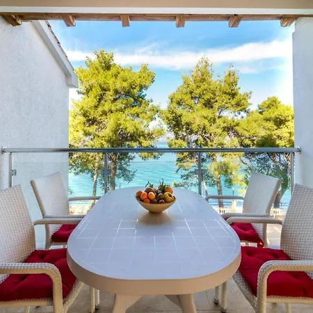 Lumbarda Resort Apartments لومباردا